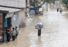 बाढ़ पीड़ितों के लिए आगे आईं सरगुन मेहता, लोगों से मदद की गुहार